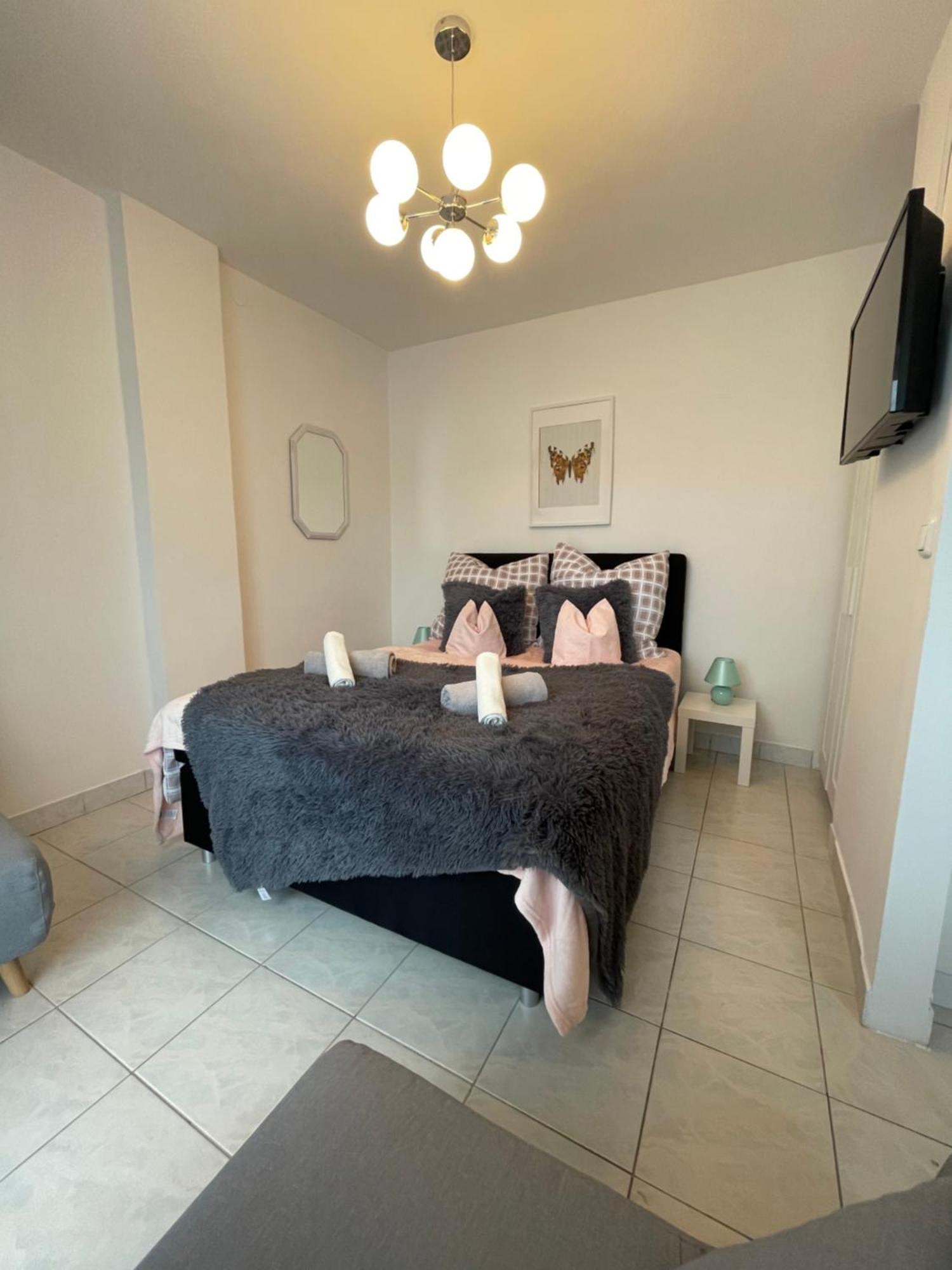 Enna Apartment 4 Meerblick Perfect Location 메덜린 외부 사진